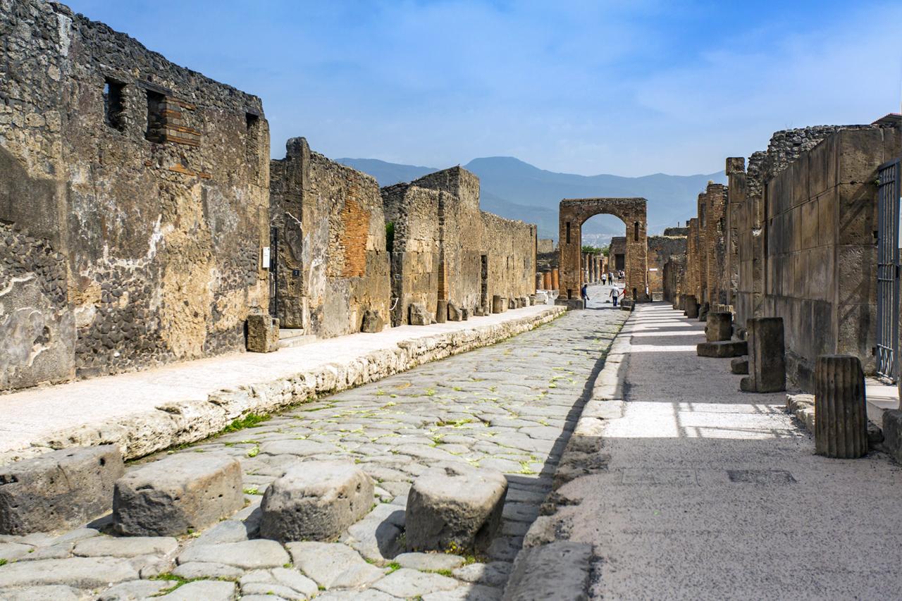 Pompeii: Italy's Frozen-in-Time Roman City by Rick Steves Pompeii: Italy'S Frozen-In-Time Roman City By Rick Steves